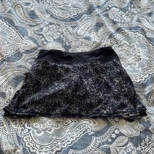 Lululemon Skirt Size 2 Reg , EUC